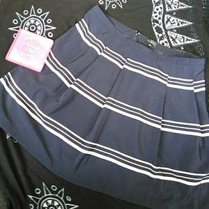 LIMITED SKIRT BNWOT..BLUE N WHITE SIZE XL